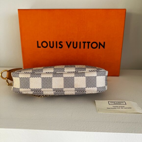 100% AUTHENTIC-2020 Luis Vuitton Damier Azur Mini Pochette Handbag. - Picture 7 of 16